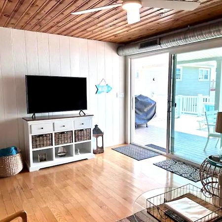 Cozy Beach - Direct Waterfront! East Haven Esterno foto