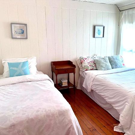 Cozy Beach - Direct Waterfront! East Haven Esterno foto