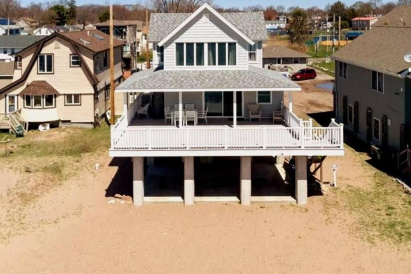 Cozy Beach - Direct Waterfront! East Haven Esterno foto